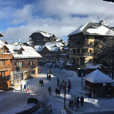 Le Perce-neige Centre Station Apartment